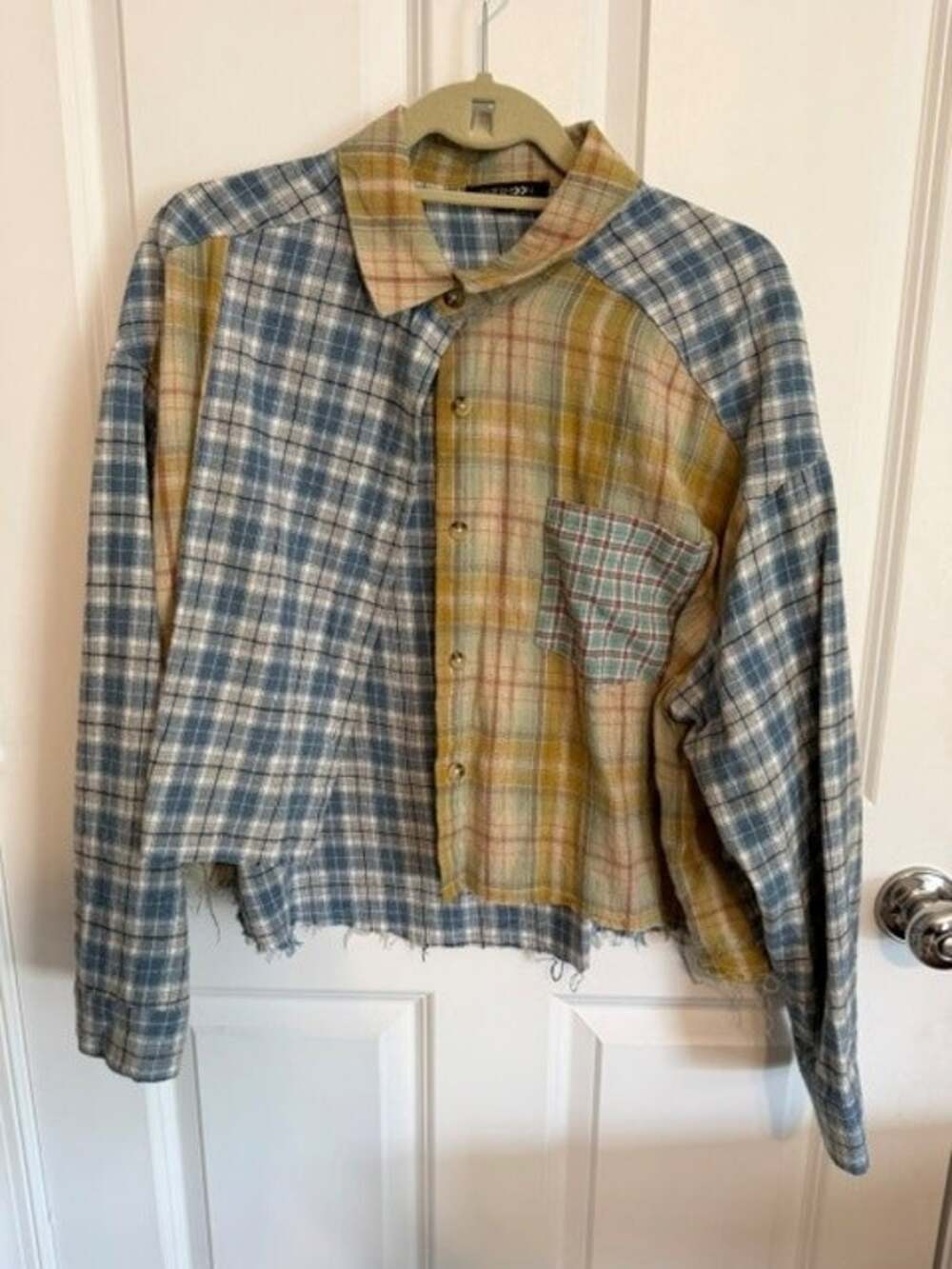 PAPERMOON CROPPED LONG-SLEEVED FLANNEL SHIRT LARGE